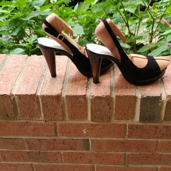 Taryn Rose peep toe heels - Picture 3 of 8